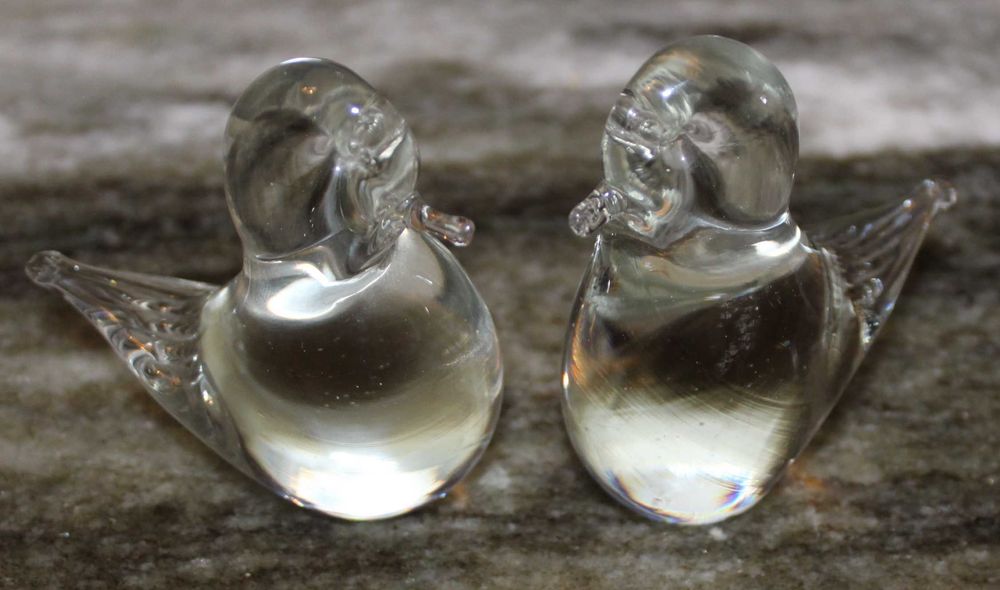 Par de passarinhos em vidro