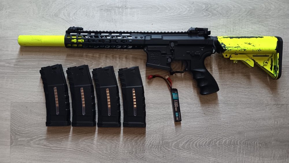 Airsoft M4 Wildhog9"