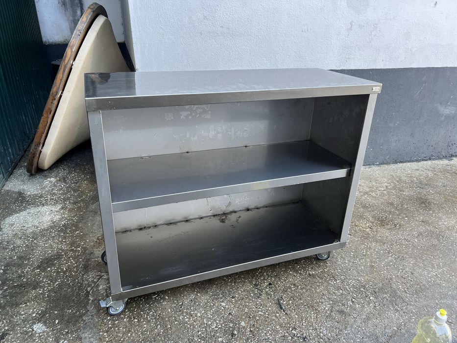 Bancada de inox com rodinhas