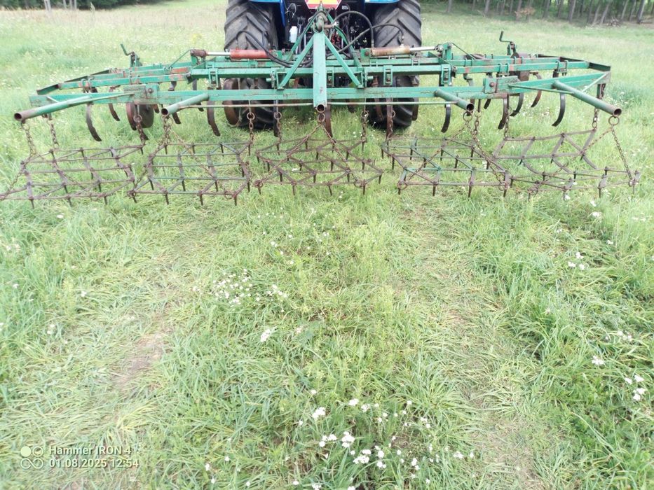 Kultywator z bronami