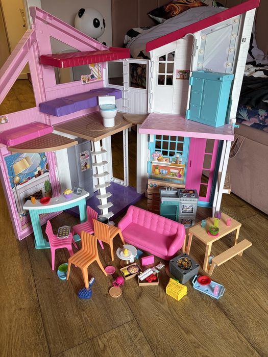 Zestaw Barbie domek wraz z akcesoriami stan bdb -TYLKO ODBIOR OSOBISTY LODZ