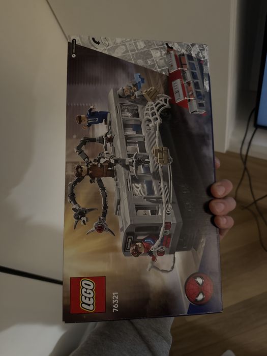 Lego marvel 76321 spider man vs doc ock subway train scene