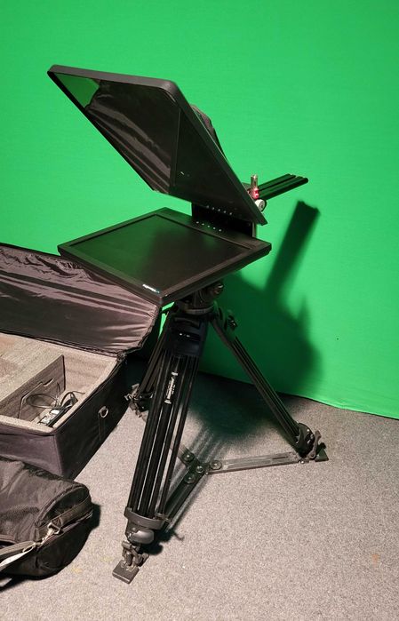 Teleponto PrompterPeople ProLine 17" c/ tripé Manfrotto + laptop