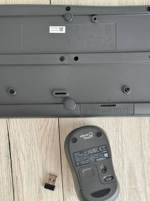 Комплект (клавіатура, миша) Logitech MK295 Wireless Combo Black NL