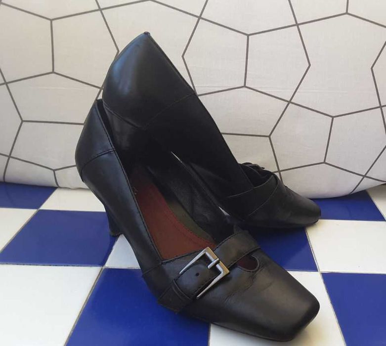Sapatos em Pele Genuína Aerosoles