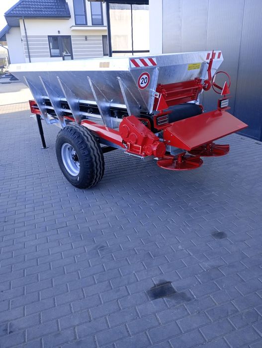 Rozsiewacz nawozów wapna RCW-3 ocynkowany