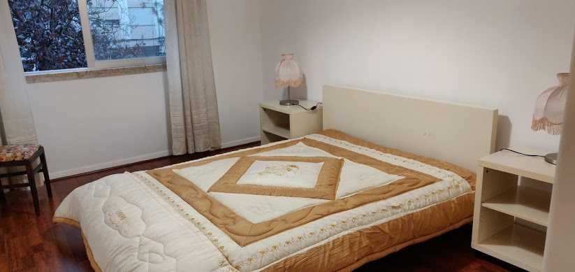 Apartamento T1 para Arrendar em Paço D’ Arcos, junto da praia