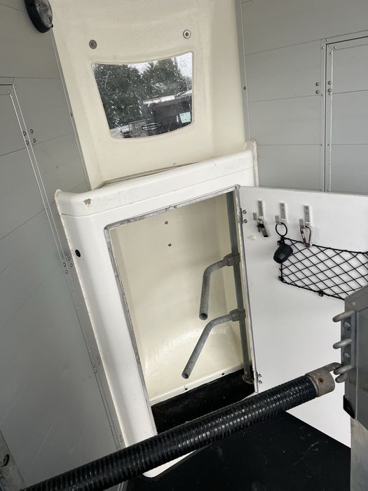 Böckmann Boeckmann Portax 1600 kg alupodloga przyczepa do koni