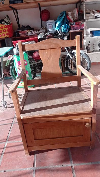 Cadeira antiga de quarto