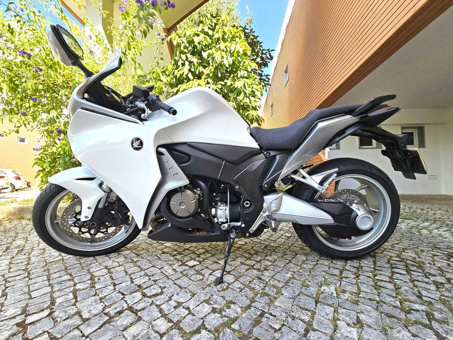 Honda VFR1200F Impeccable, Single Owner, Serviced at Official Honda Dealership