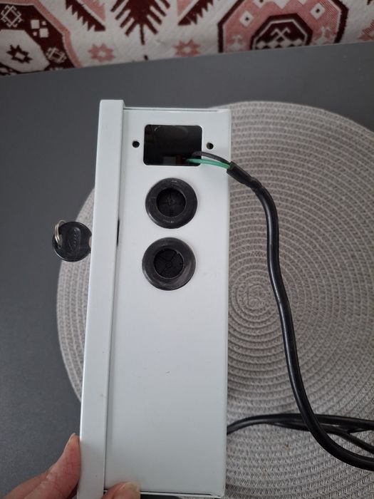 Блок живлення для камери