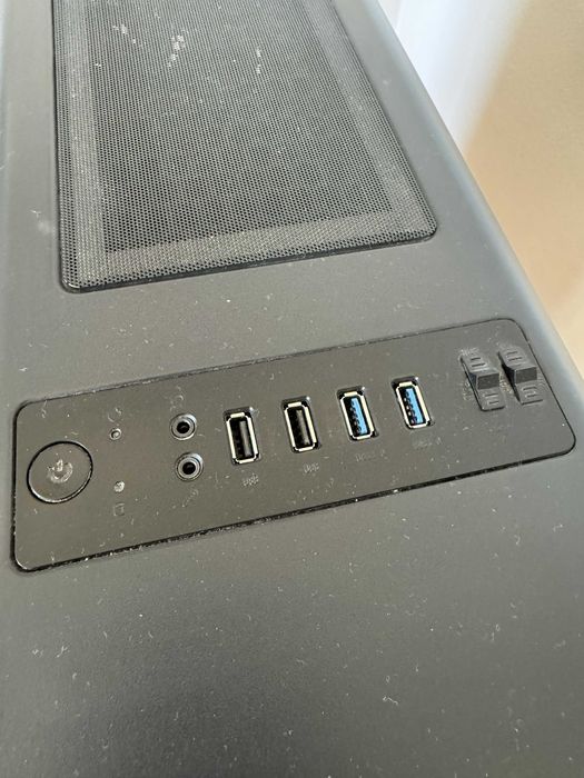 Komputer stacjonarny z procesorem Intel Core i7 szóstej generacji