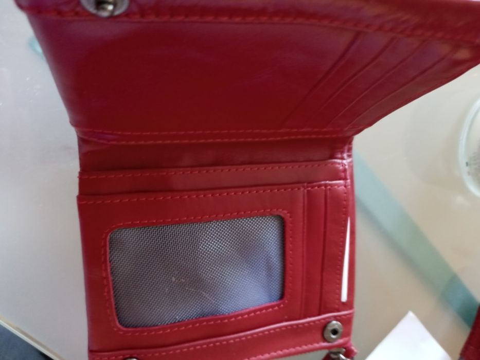 Portfel damski ze skóry.