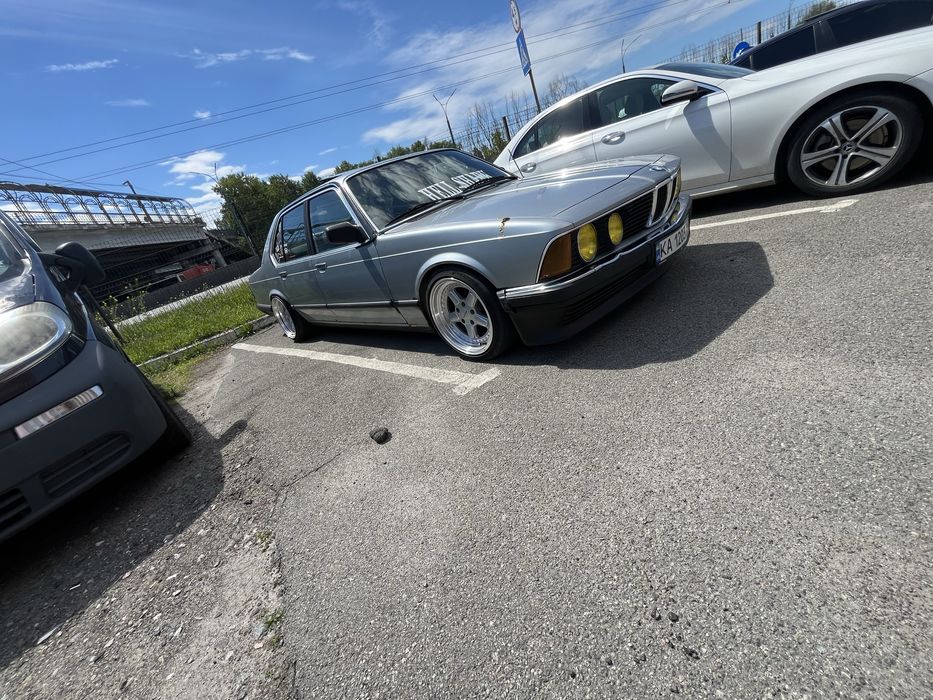 BMW E23 728i hell shark