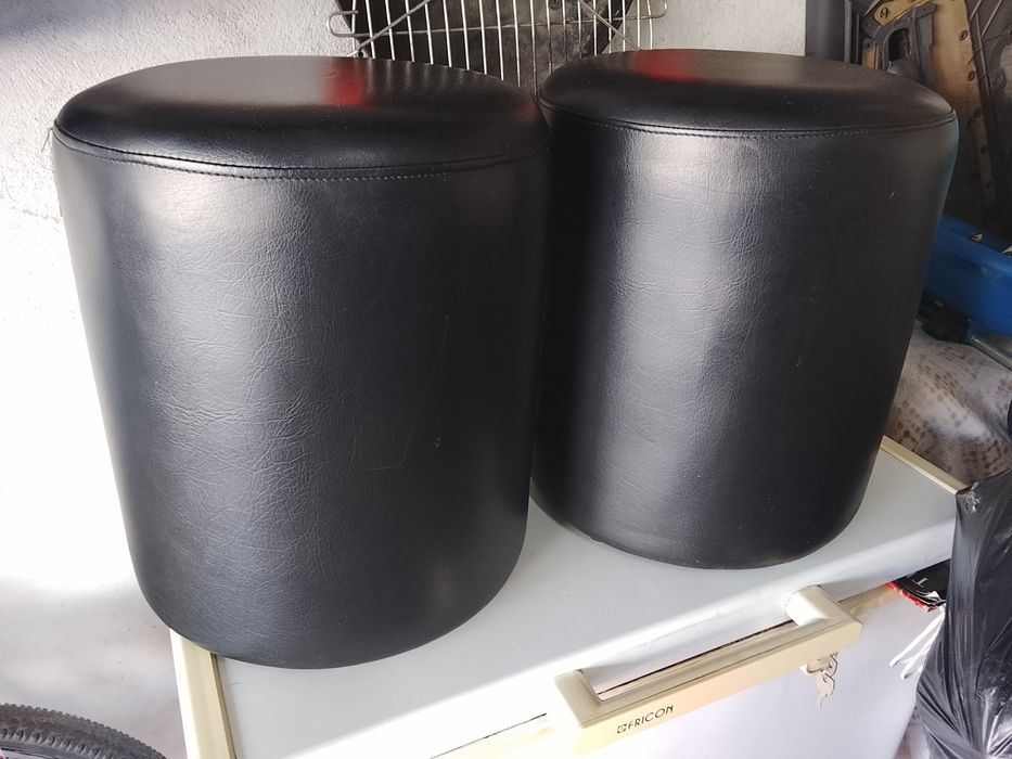 Puff sala pretos redondos