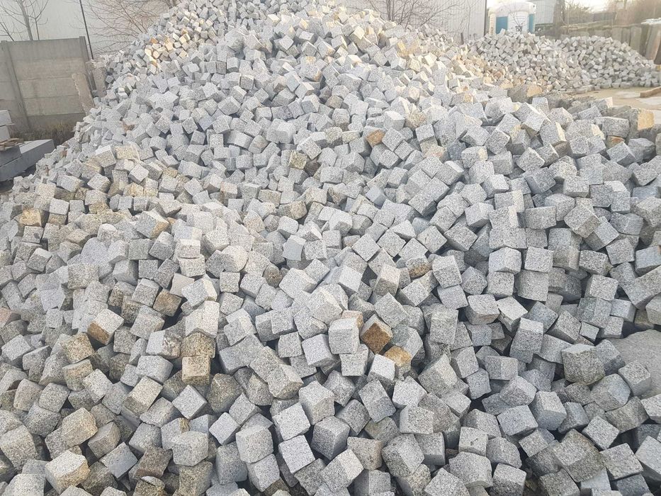 Kostka granitowa ofisowa 8/11