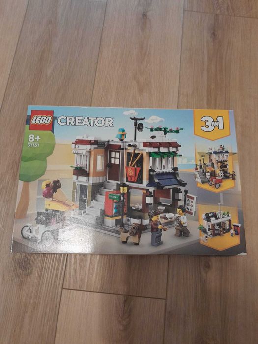 Lego 31131 Creator 3w1 - Sklep z kluskami w śródmieściu