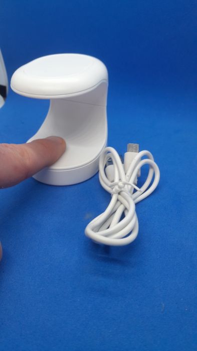 Лампа для ногтей