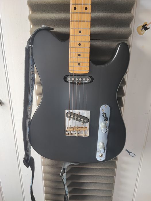 Guitarra Godin Stadium HT