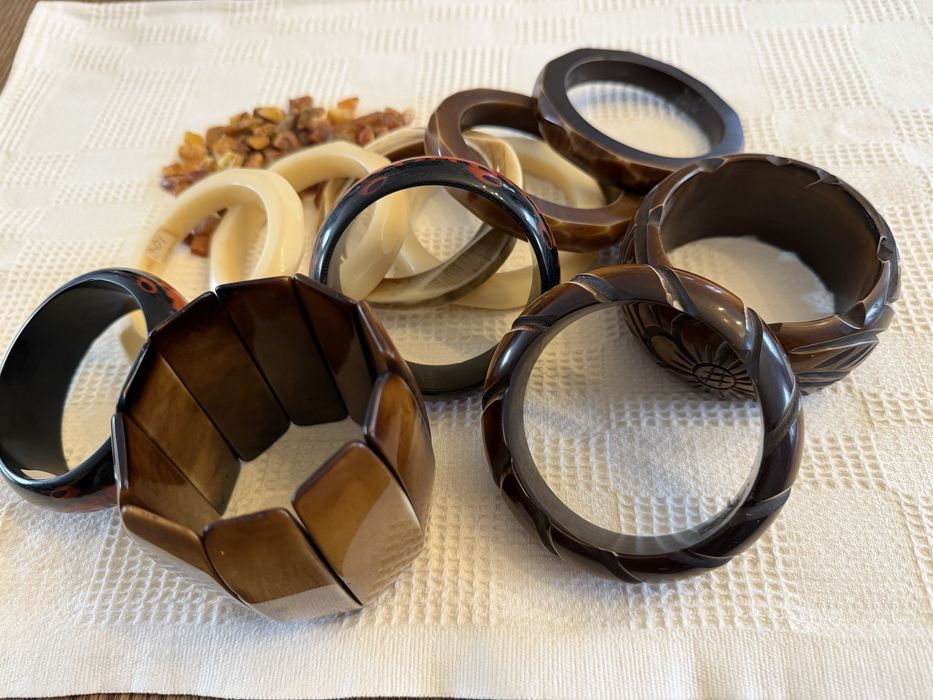 Bransoletki, biżuteria różna