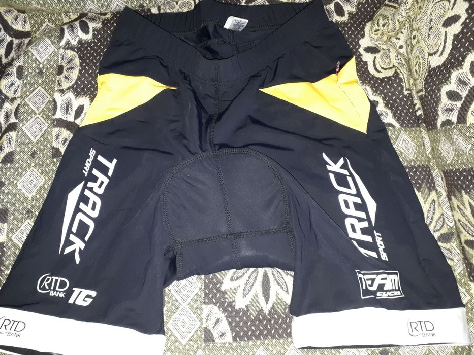 Шорти, футболка, каска