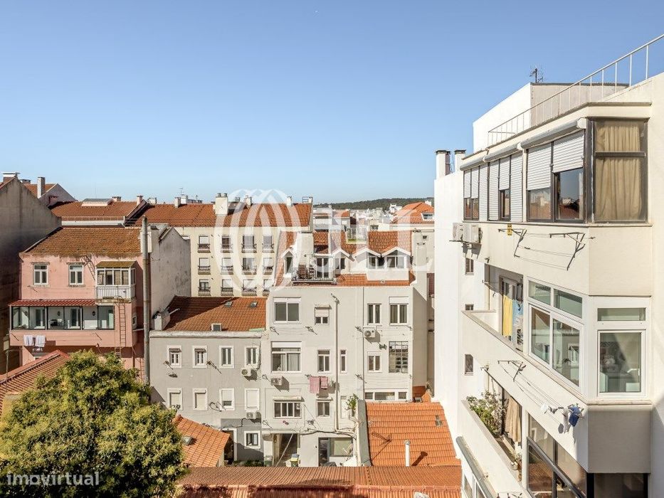 T2 Apartment in Campo de Ourique, Lisbon