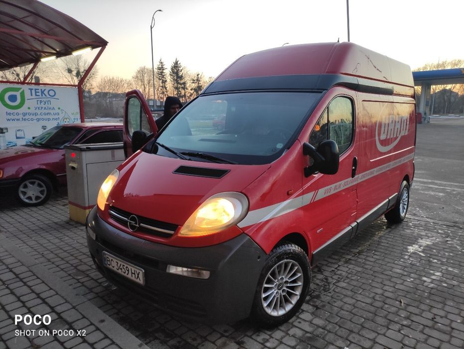 Оренда буса / Аренда грузового авто Opel Vivaro L2H2