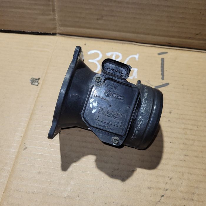 Przepływomierz masowy powietrza Hitachi vw golf IV Audi A3 8L 1.6SR