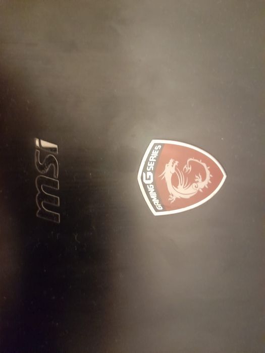 Portátil gaming MSI PE Apache PRO de alta performance.