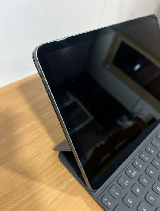 Ipad air 4th gen 256gb com teclado apple