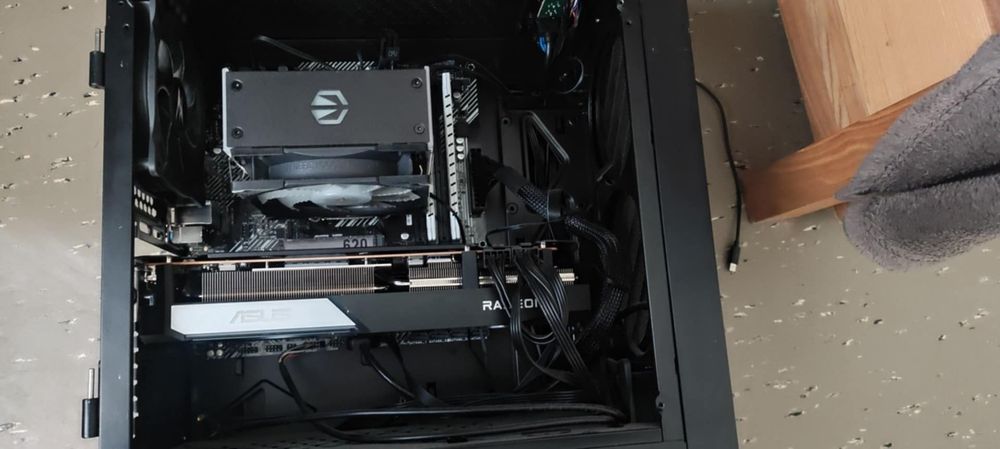 Komputer ryzen 5 5600, rx 6750xt