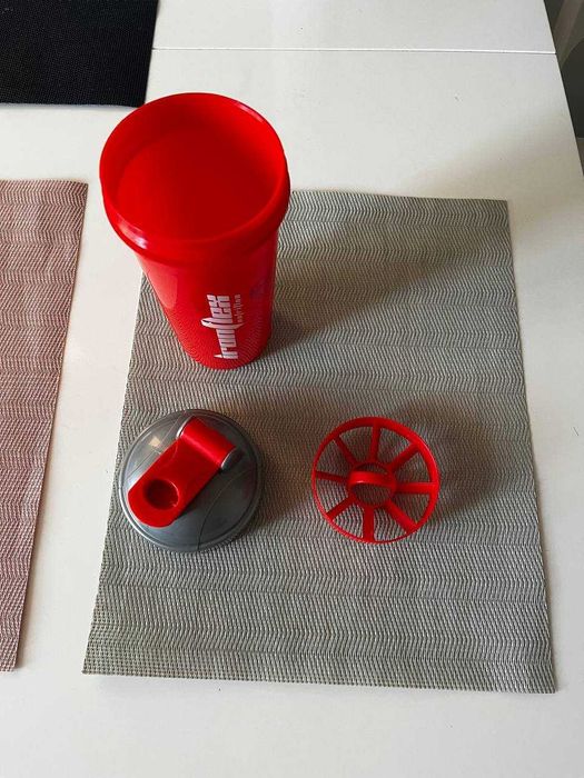 shaker sportowy firmy Ironflex