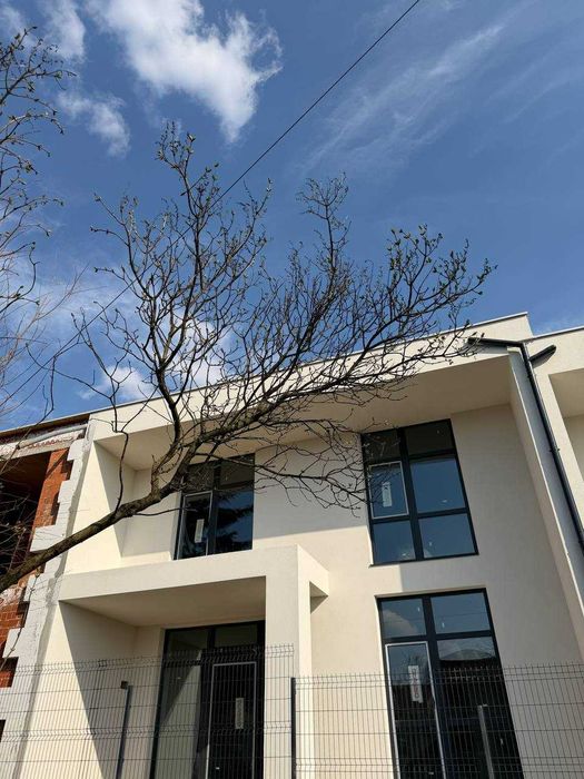 Продаж сучасного котеджу у с. Малечковичі (вул. Центральна)
