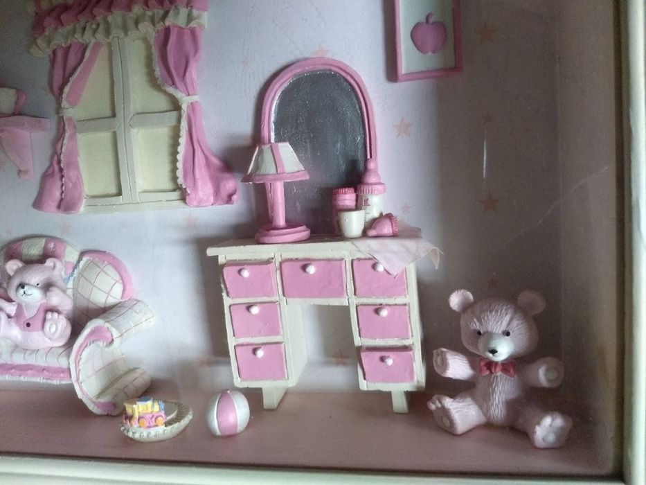 Miniatura de quarto infantil emoldurado c/ vidro e caixa p/ parede