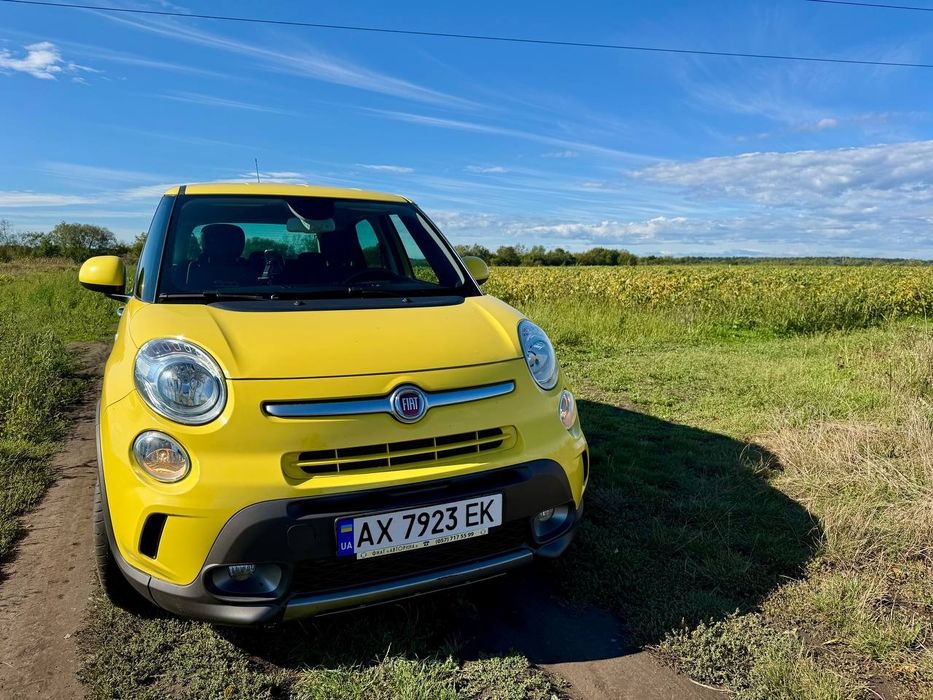 Автомобиль Fiat 500L