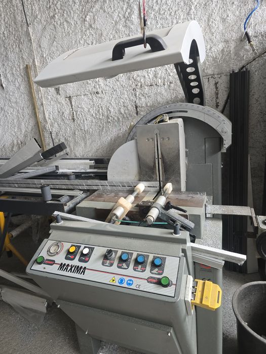 Maquina corte aluminio