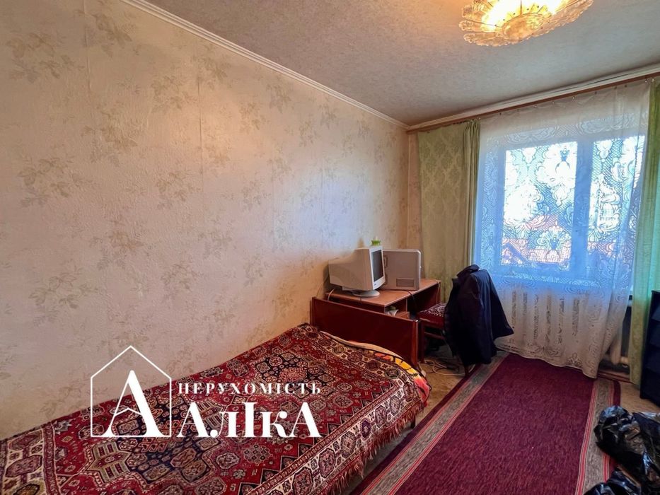 Продам 4-кімнатну квартиру з гарним плануванням!