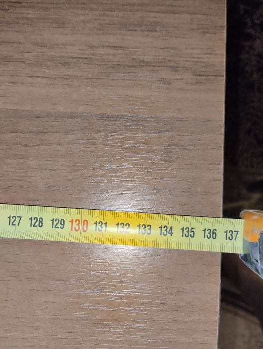 Стіл стан нового 
Стан нового
Довжина 1 м 37 см
Ширина 80 см
Можна зро