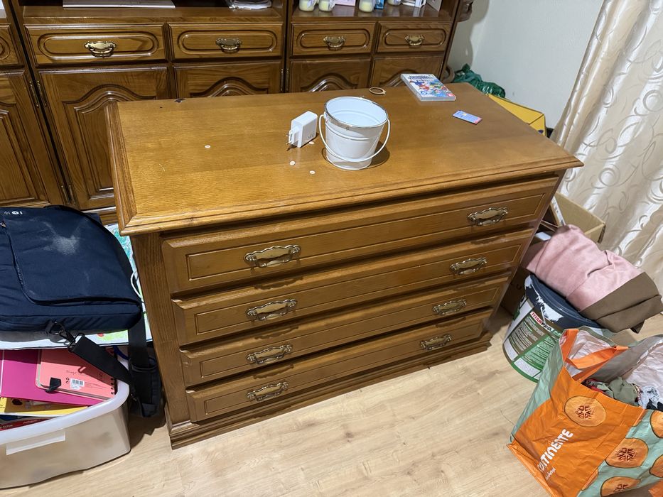 Cómoda de madeira mais espelho