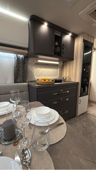 Luksusowa przyczepa kempingowa wynajem