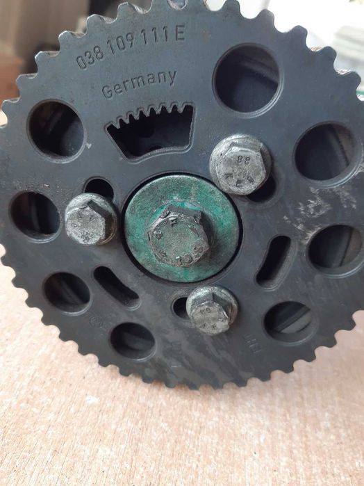 Golf IV Leon Toledo 1.9 TDI 115 - wałek rozrządu