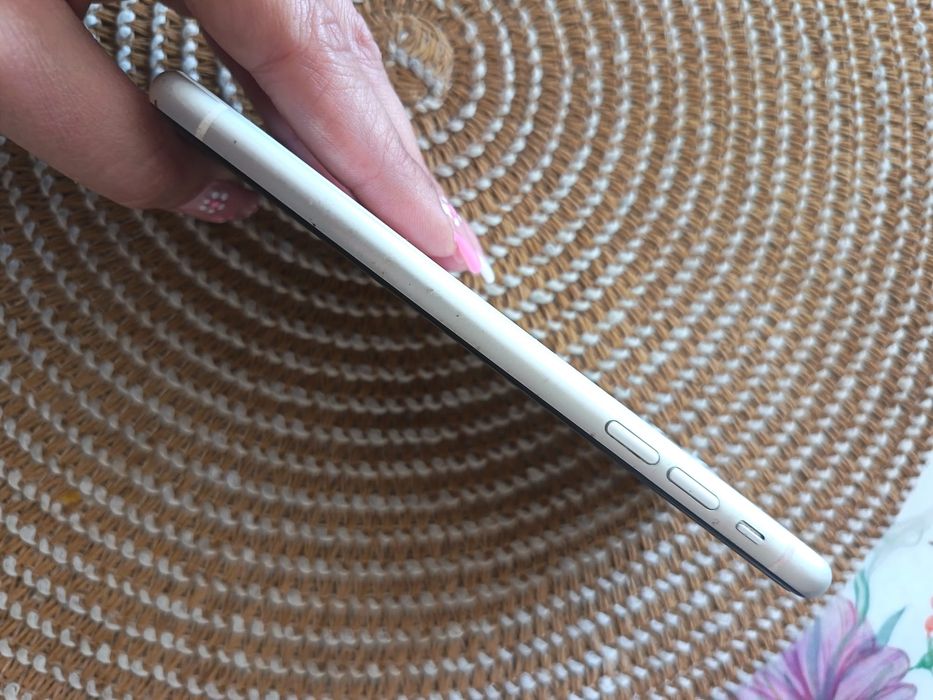 Iphone 11 biały 64GB