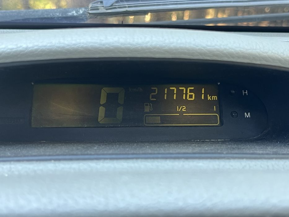 Renault Twingo 1.2 (2001) com 217 mil km