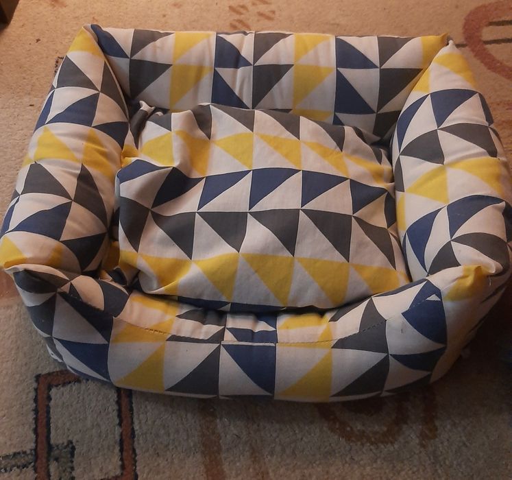 Лежанка для кішки