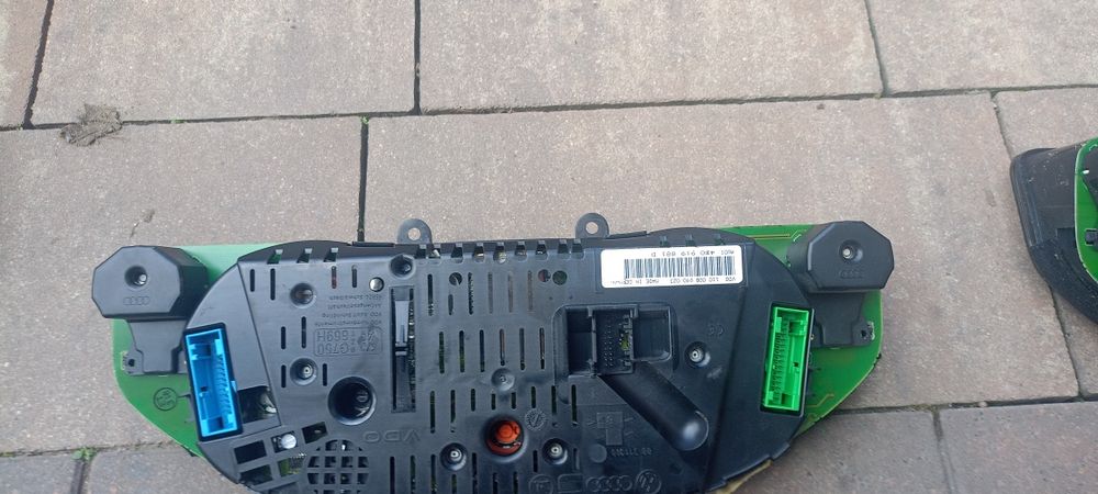 Licznik Audi A6 C5 2.7 biturbo automat ,4B0 919.881 D