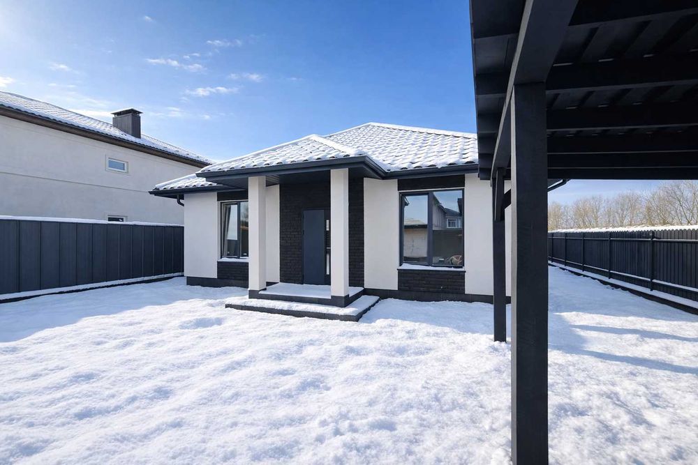 Одноповерховий будинок під ремонт, з автонавісом, терасою