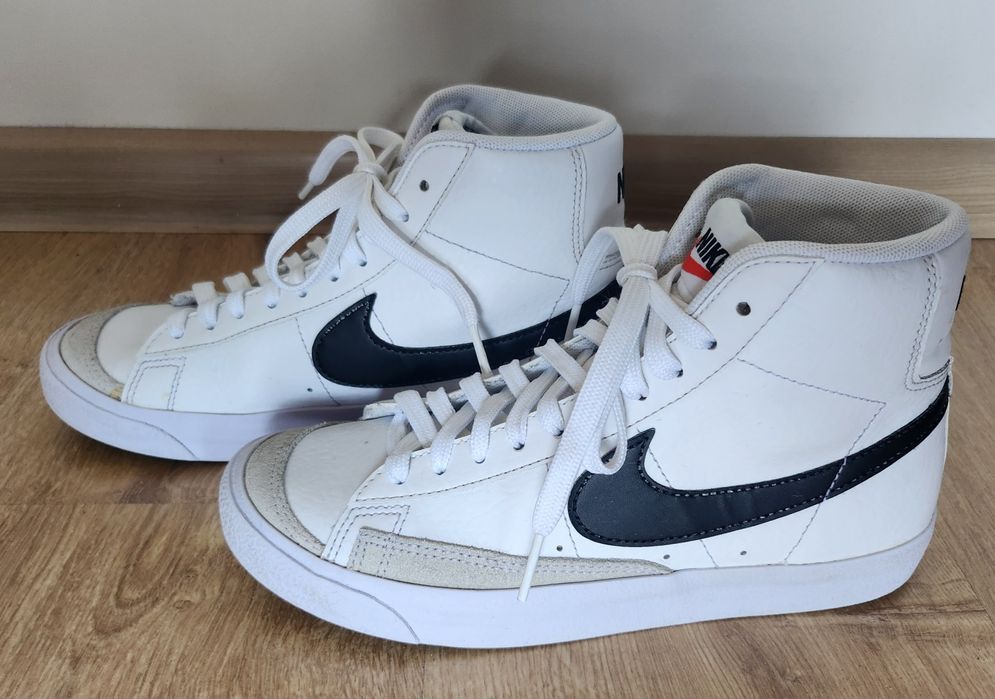 NIKE Blazer MID 77