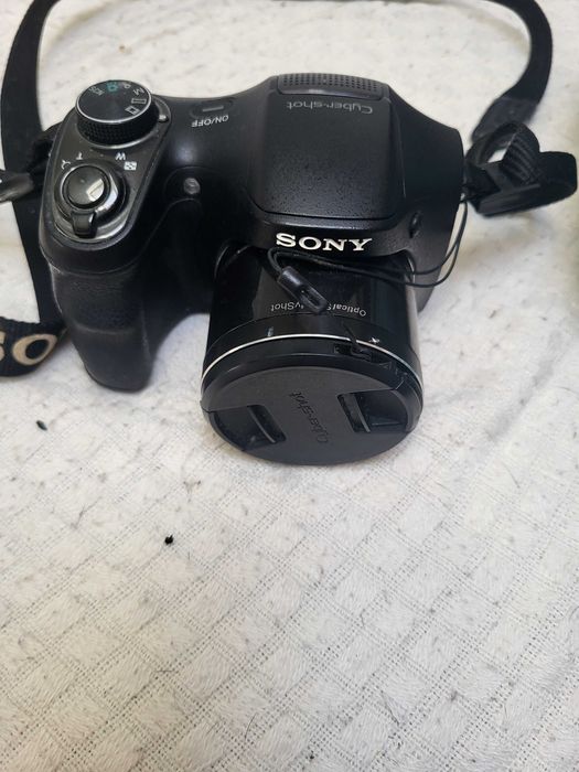 Sony Cyber-shot H200 20MP Zoom 26x Compacta