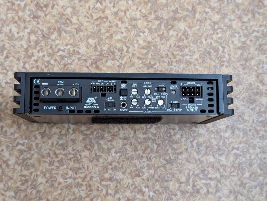 Автомобильный усилитель звука ESX QM500.4
