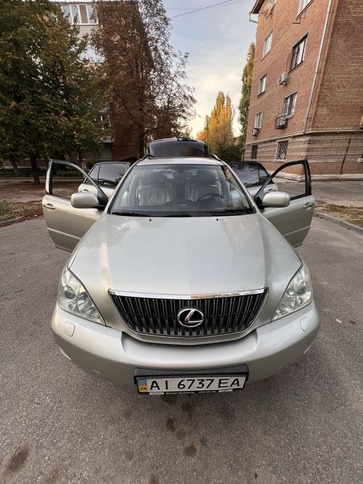 Машина Lexus RX350